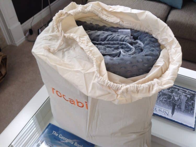 Removing Rocabi weighted blanket from carrying bag.