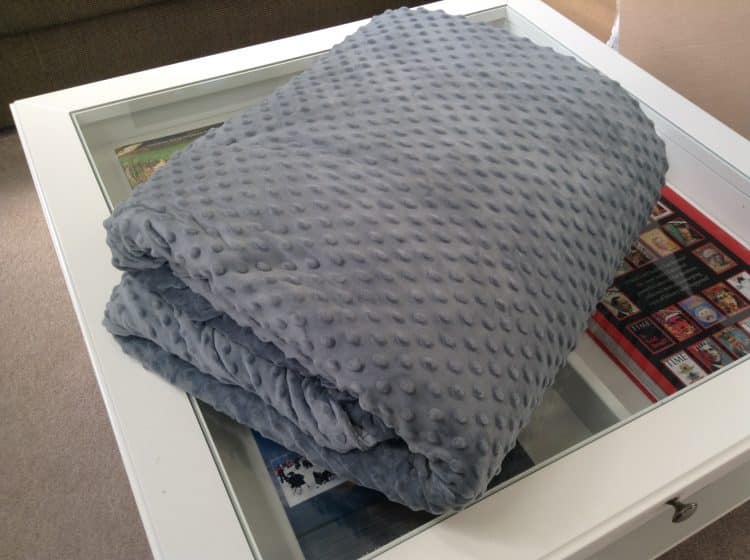 Showing the nice plush fabric
